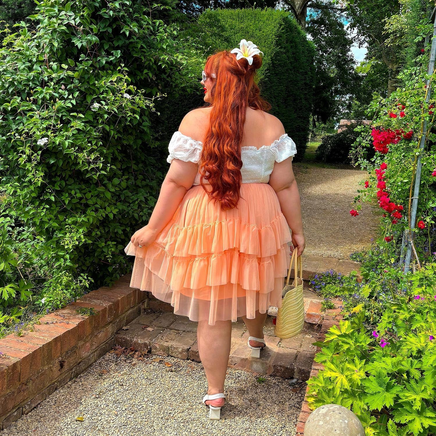Hayley, 5ft 9in / 175cm - Size F
