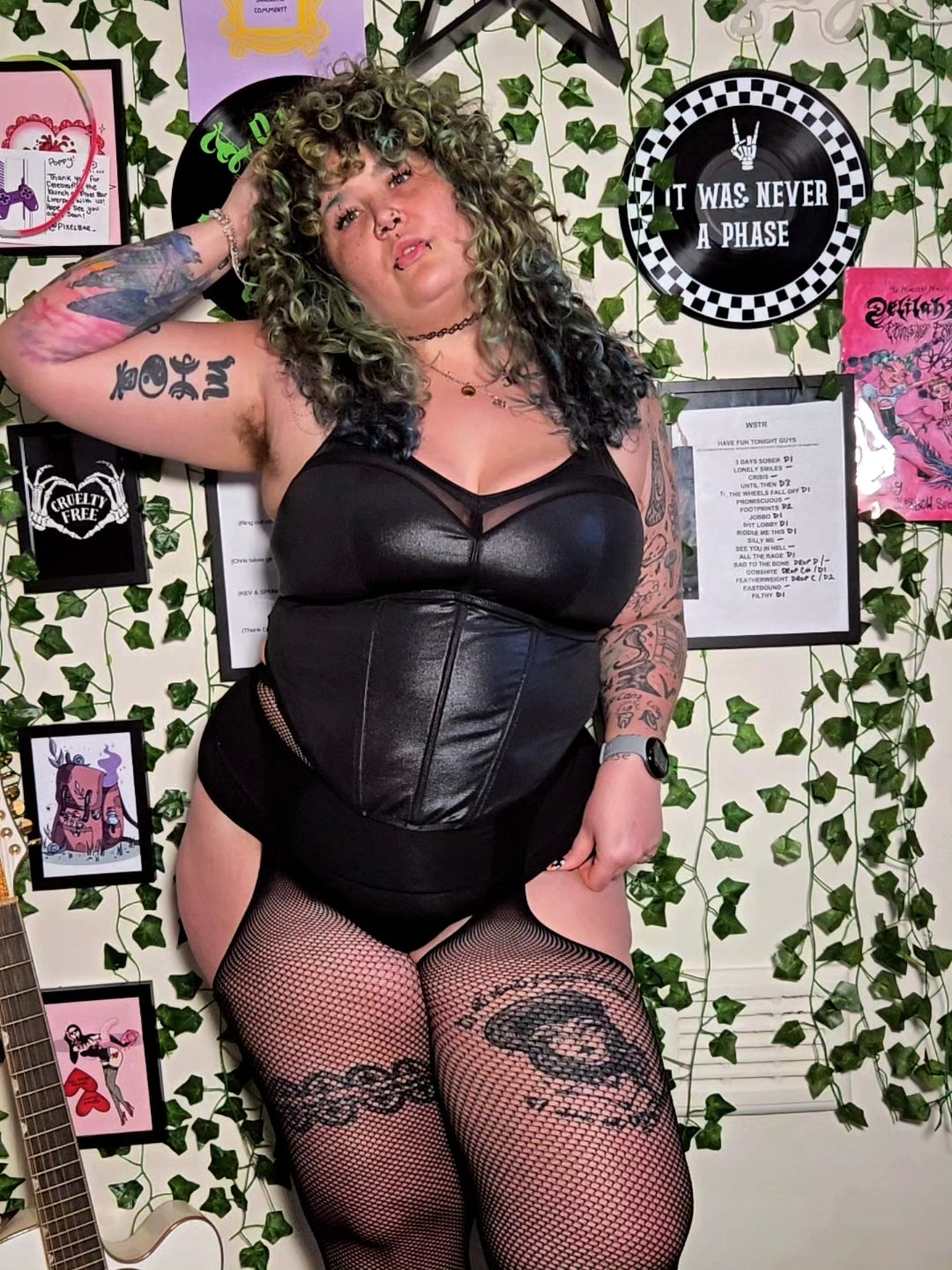 Mock Garters Fishnets - ๐