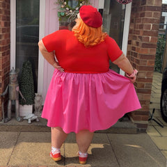 Courtney, 5ft 5in / 165cm - Size I