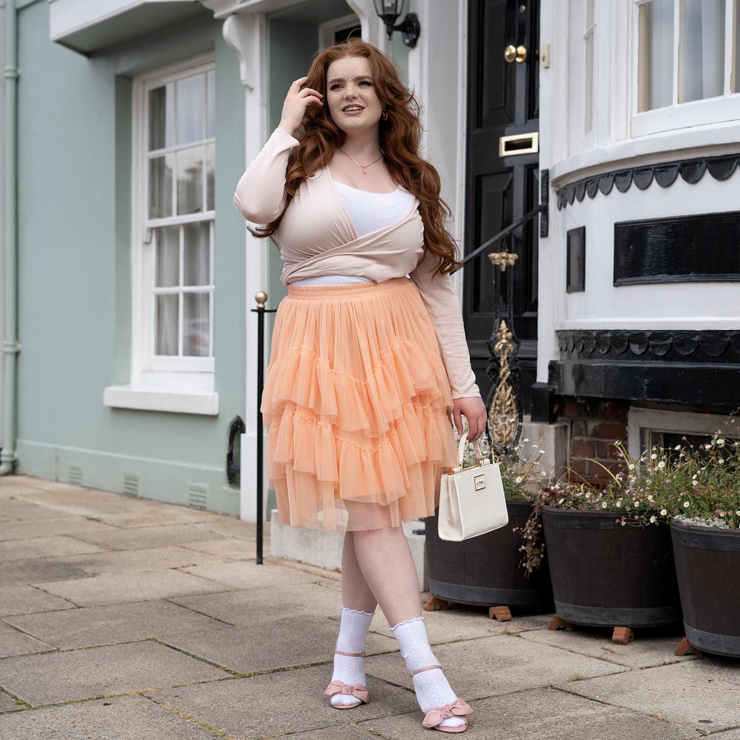 Nicky, 5ft 5in / 165cm - Size E