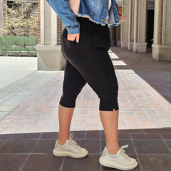 Olivia, 5'9" - Size F