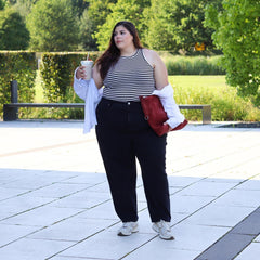 Selin, 5ft 7in / 171cm - Size H2 Reg